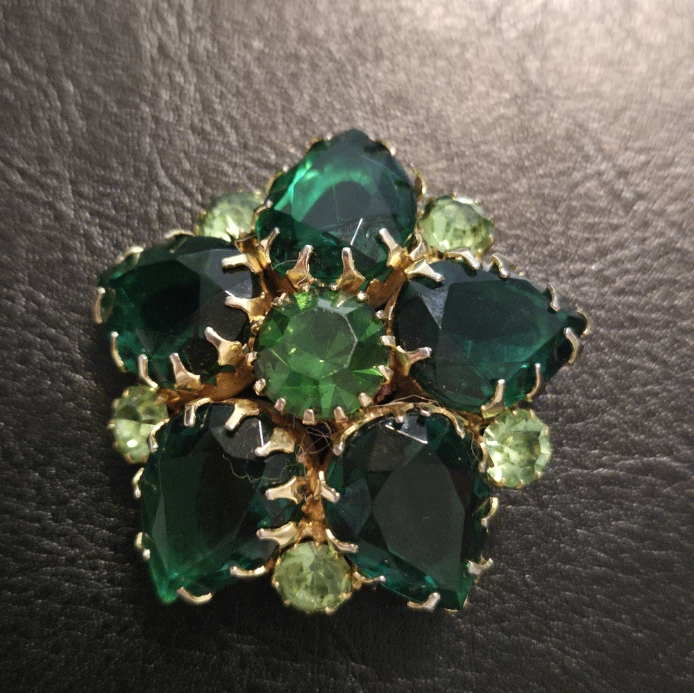 Gorgeous vintage brooch two tier brooch. Art glass stones. Vtg JULIANA DeLizz